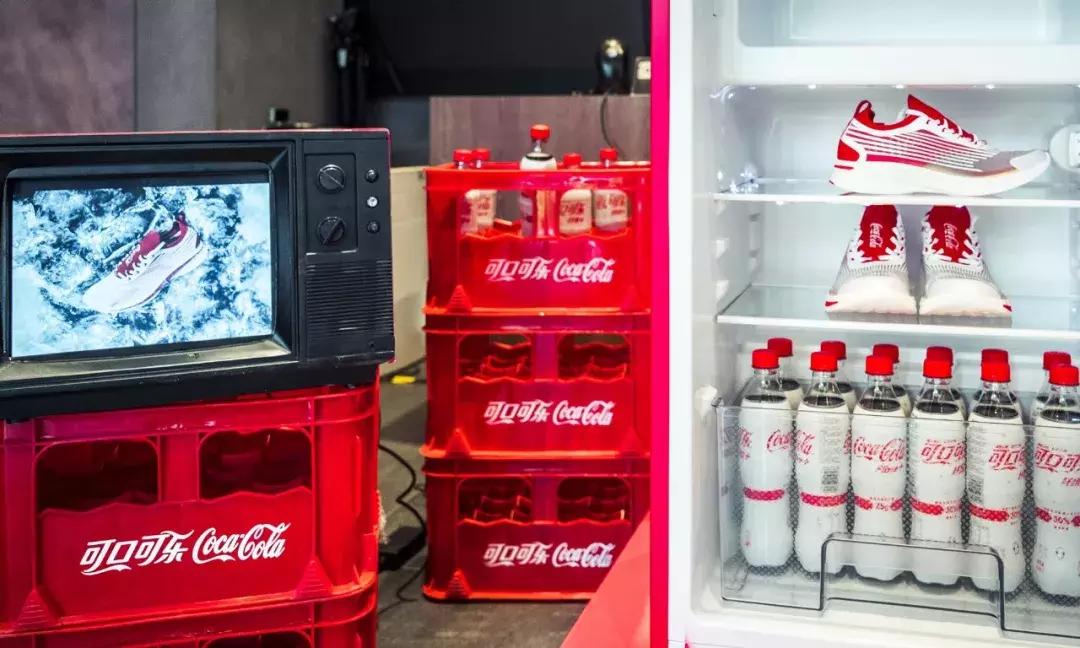 可口可乐联名跑步鞋怎么样,安踏可口可乐联名c37白熊款