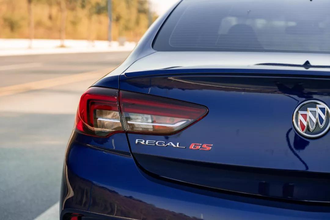 君威gs和君威gs哪个更好,买21款君威gs的十大忠告