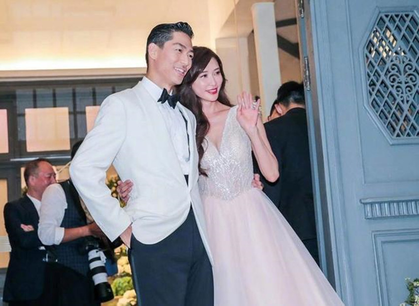 林志玲晒照庆祝结婚三周年,林志玲罕见分享甜蜜家庭生活