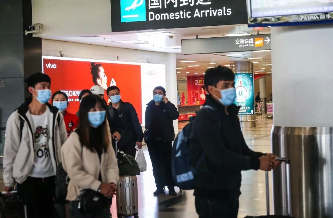 九牧接送员工,九牧包机复工视频