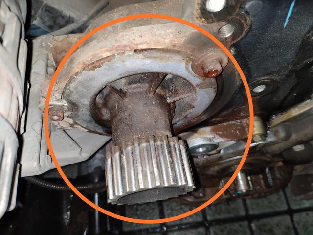 别克君越正时链板断了是什么症状,别克君越正时链板断掉了