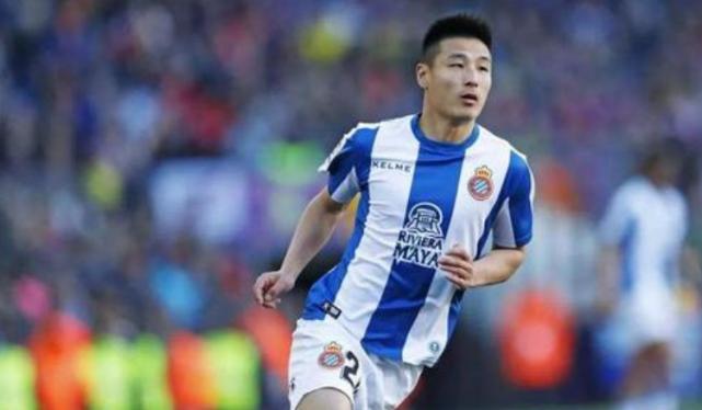 中国足球队员每年挣多少钱,中国球员每年赚多少钱