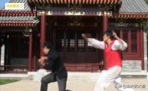 转身扫腿的正确踢法,转身后摆腿实战运用