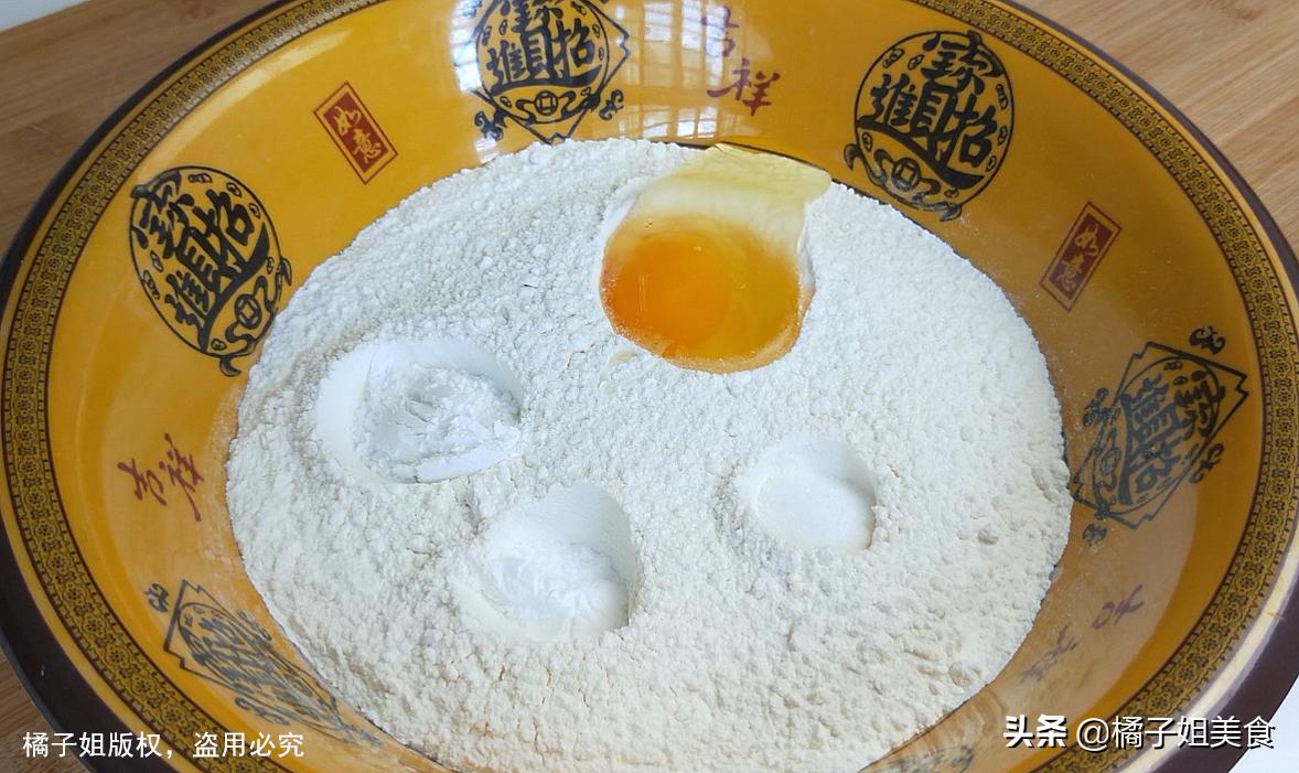 油条家常做法前一晚做好,油条快速做法和配方的全过程