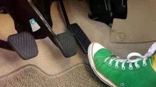 练科二压线咋办,科目二左库压线是什么原因