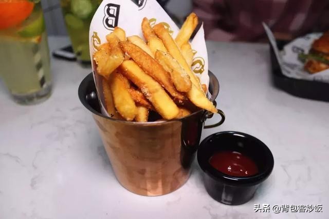 90后小伙边上大学边工作，通过这三种兼职，大学四年赚了近十万元