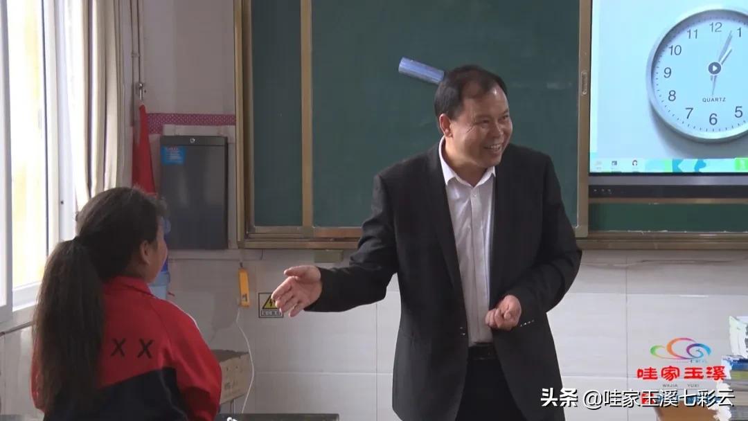 平凡的一线教师不平凡的教育故事,致敬老师感人故事