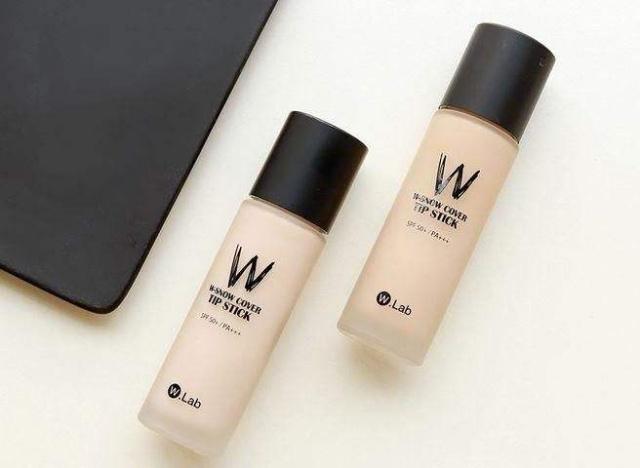 ysl超模和阿玛尼蓝标粉底液对比,适合混干皮学生党的粉底液测评