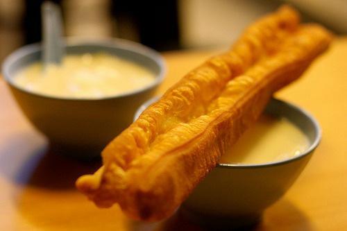 别害怕！你爱吃的油条里都添加些啥？油条里的那些事儿（一）