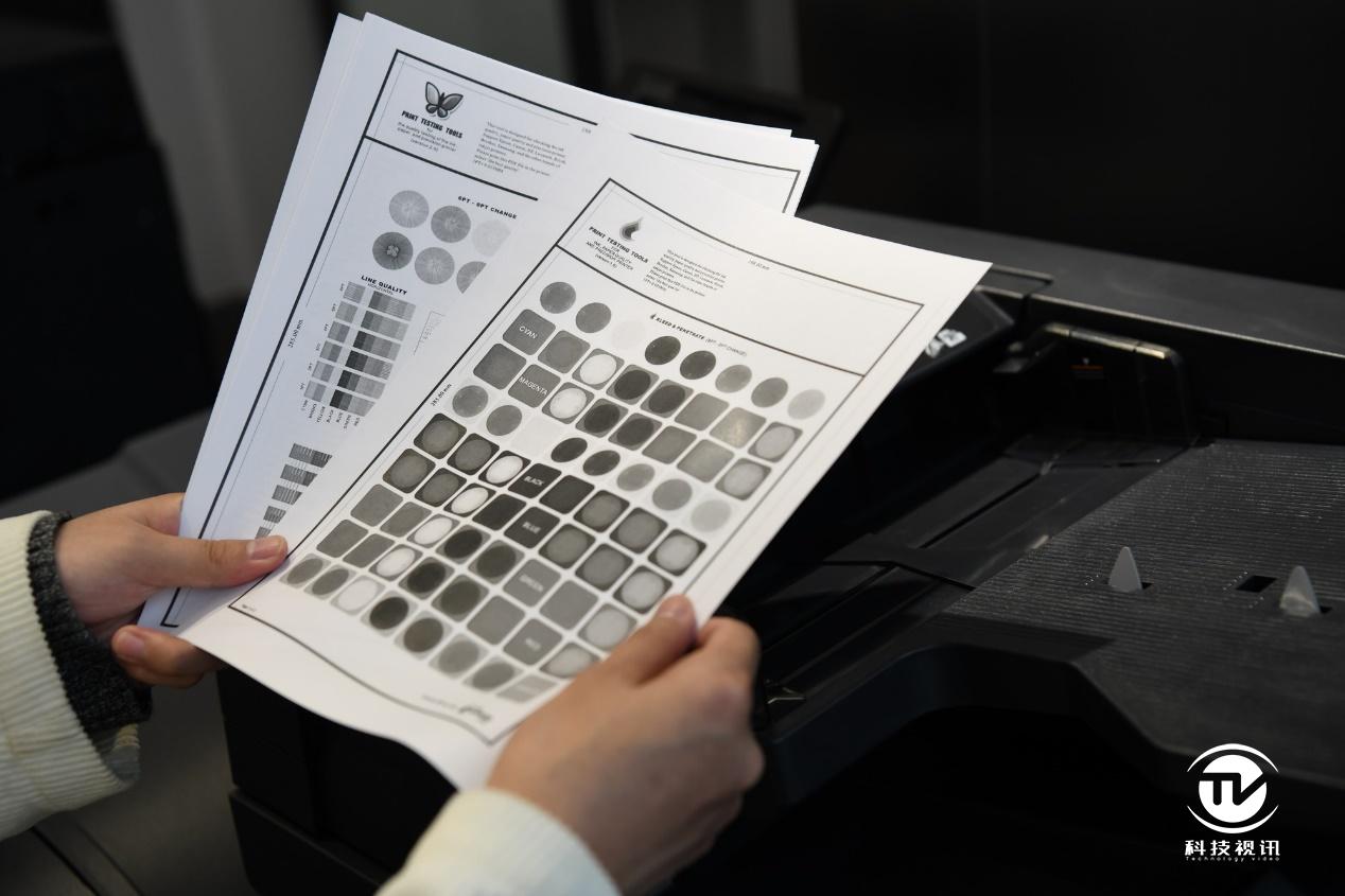 柯尼卡美能达印刷系统开箱,柯尼卡美能达彩印自动装订机