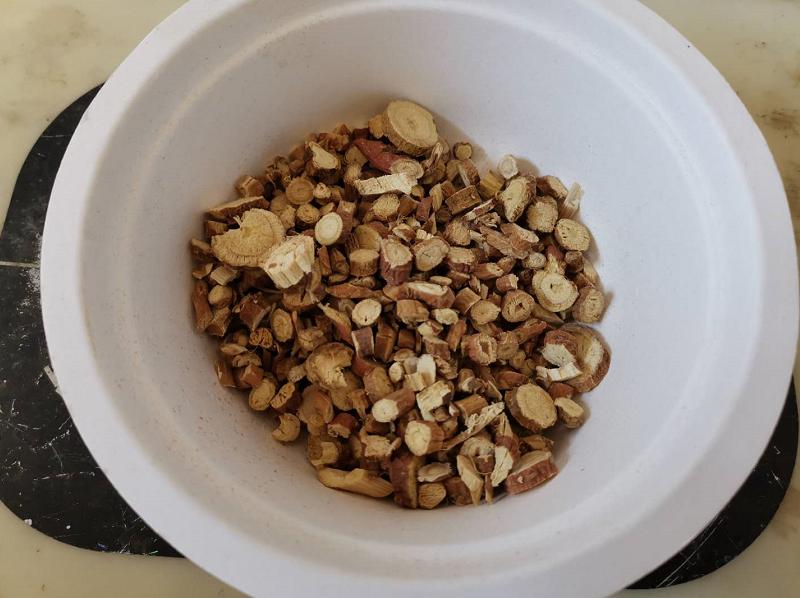 养鸡100万致富经视频,900元养鸡养猪