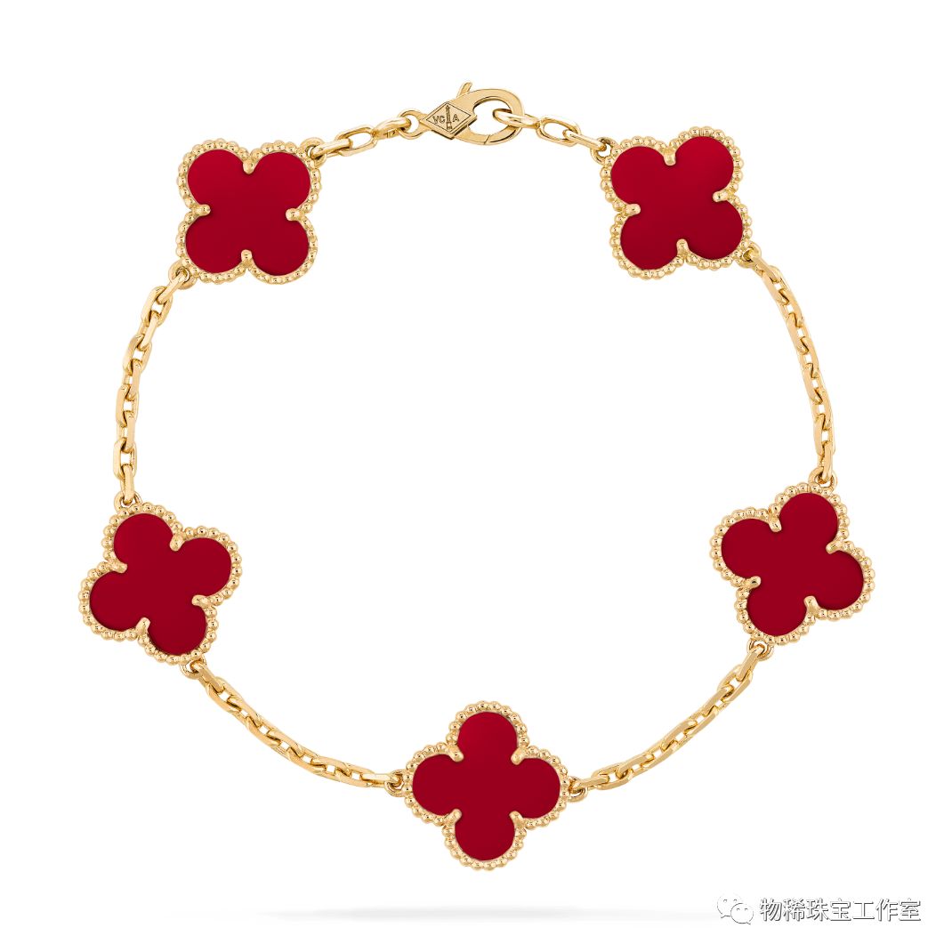 72岁女虎本命年戴什么首饰最好,本命年戴什么珠宝手链