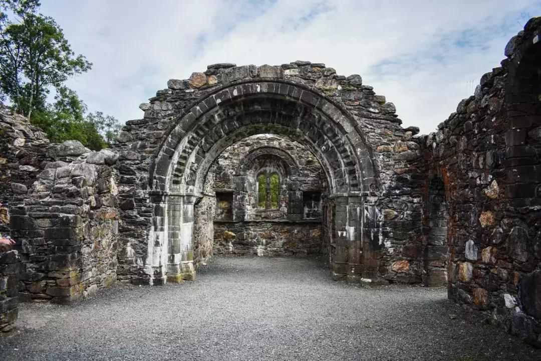 世界上唯一不允许结婚的国家,世界唯一一个不可以离婚的国家