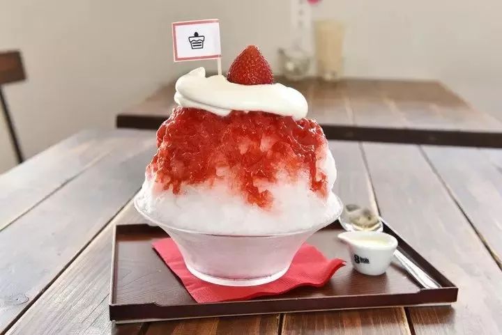 日式刨冰和雪花冰区别,日本的刨冰是什么样子的