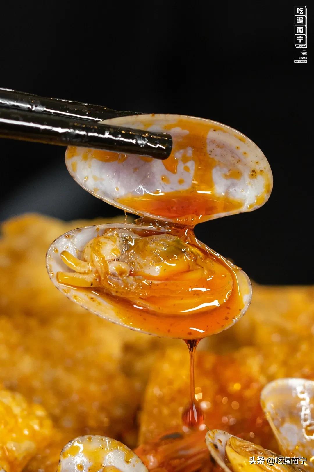 最近有一家特别火的螺蛳粉店,广西南宁西乡塘皇冠螺螺蛳粉