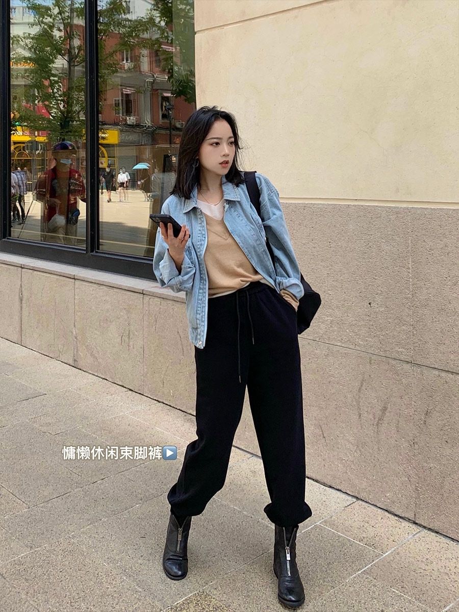 牛仔外套搭配蓝色裤子好看,牛仔外套怎么搭配裤子或裙子