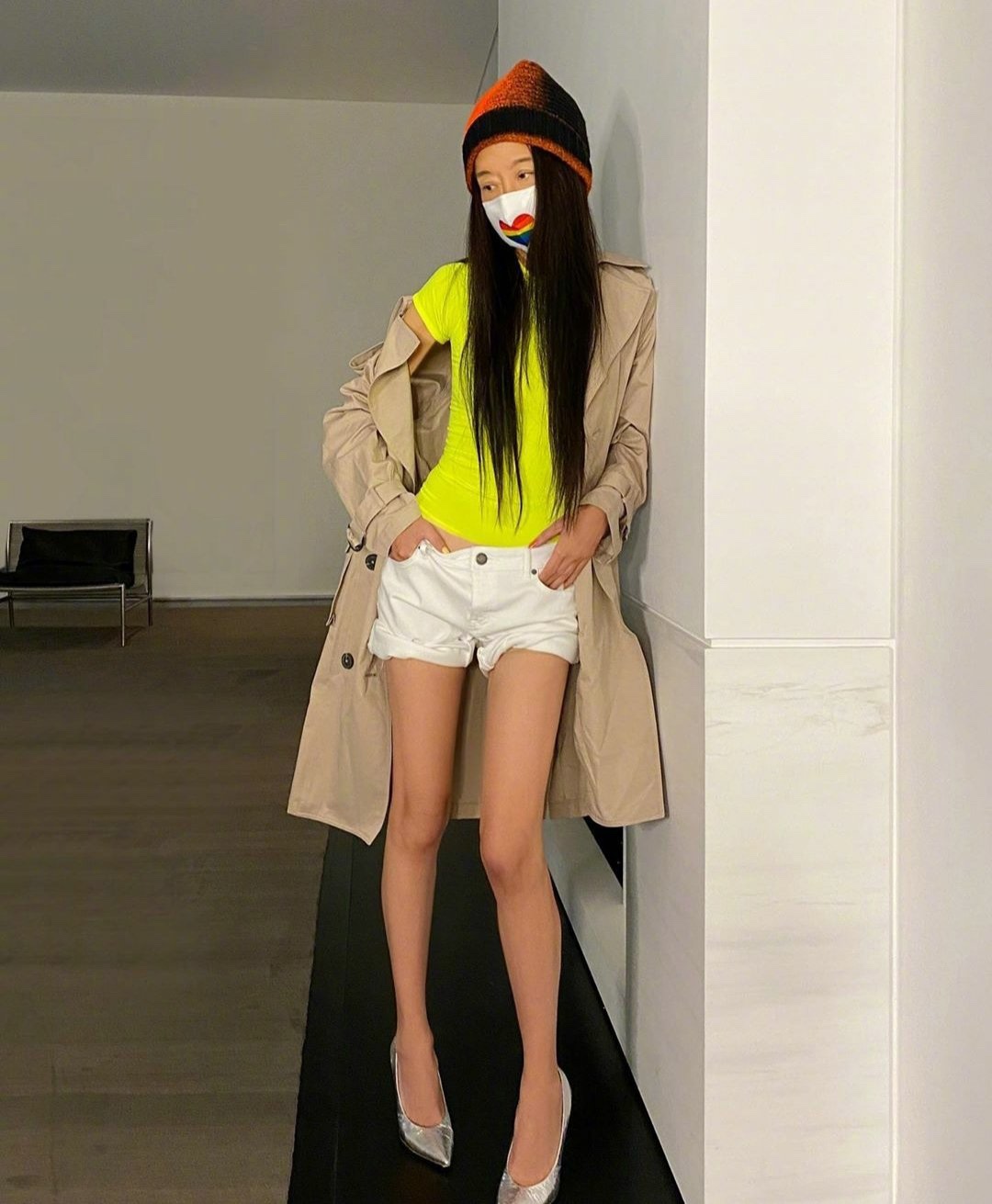 用真正的空瓶来向清贫少女们推荐二三十块钱的平价身体乳