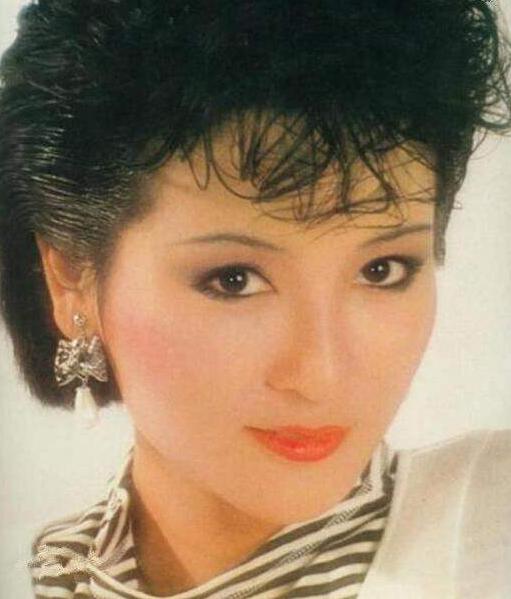 谢贤从年轻到老的视频,谢贤一年赚一栋楼