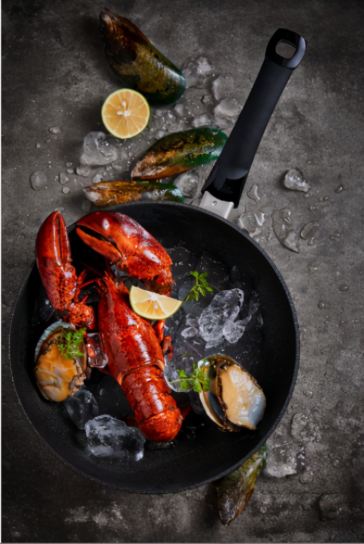 海鲜营养却费锅？德国不粘煎锅菲仕乐小金刚“硬核”开启烹饪时光