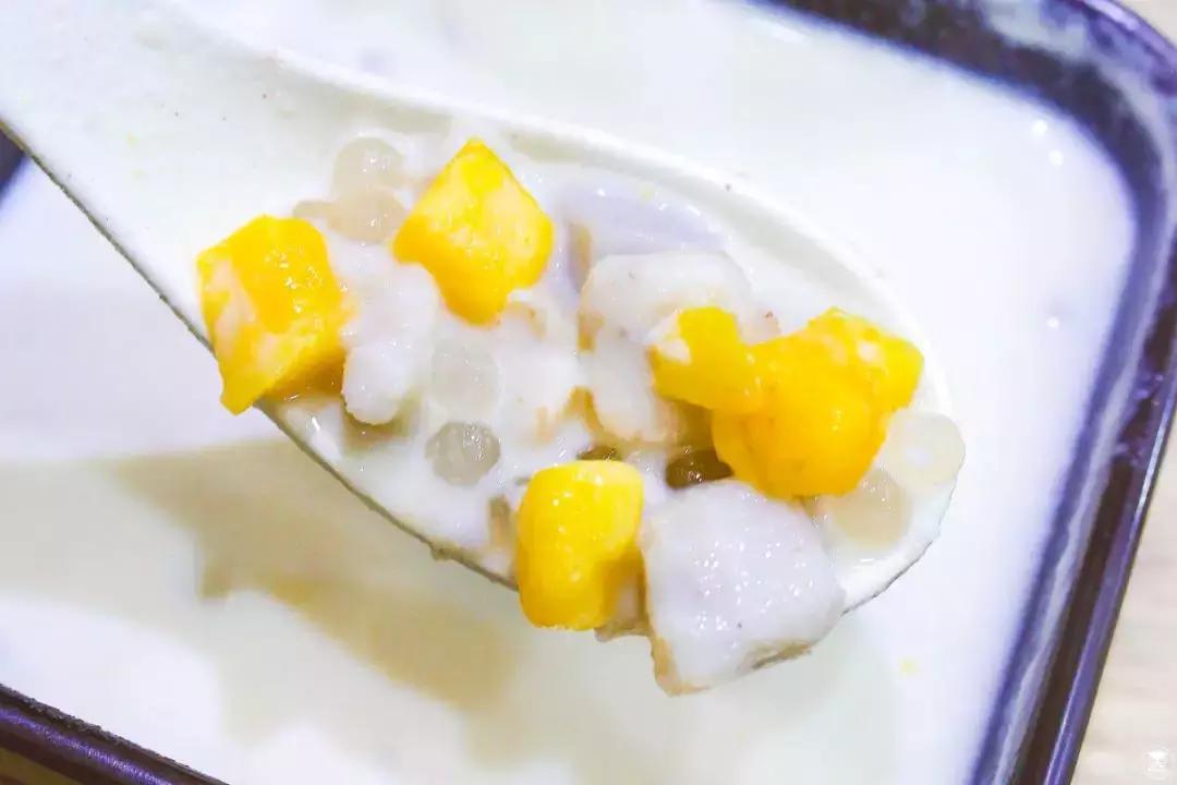 扎根杭州20年的香港人用一碗鱼丸粗面，带你来到了香港街头