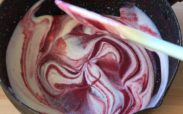 怎样自己制作火龙果冰激凌,火龙果怎么做冰淇淋