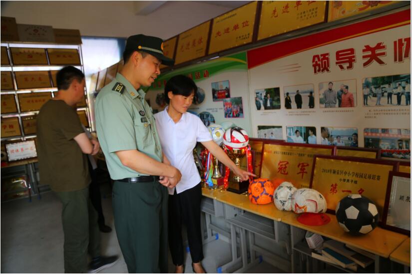 学校来了支教老师,学校来了男生