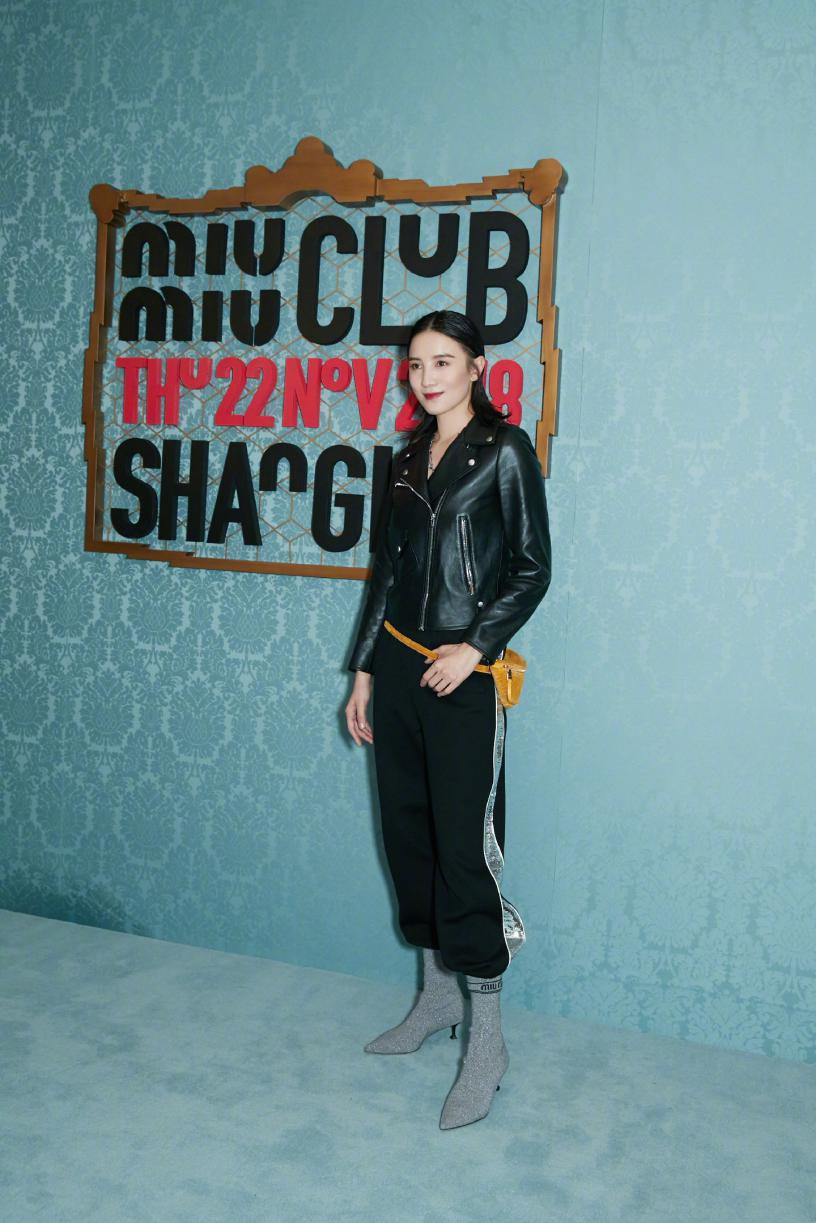 戚薇李承铉黄色衣服 (李承铉戚薇黄色衣服)