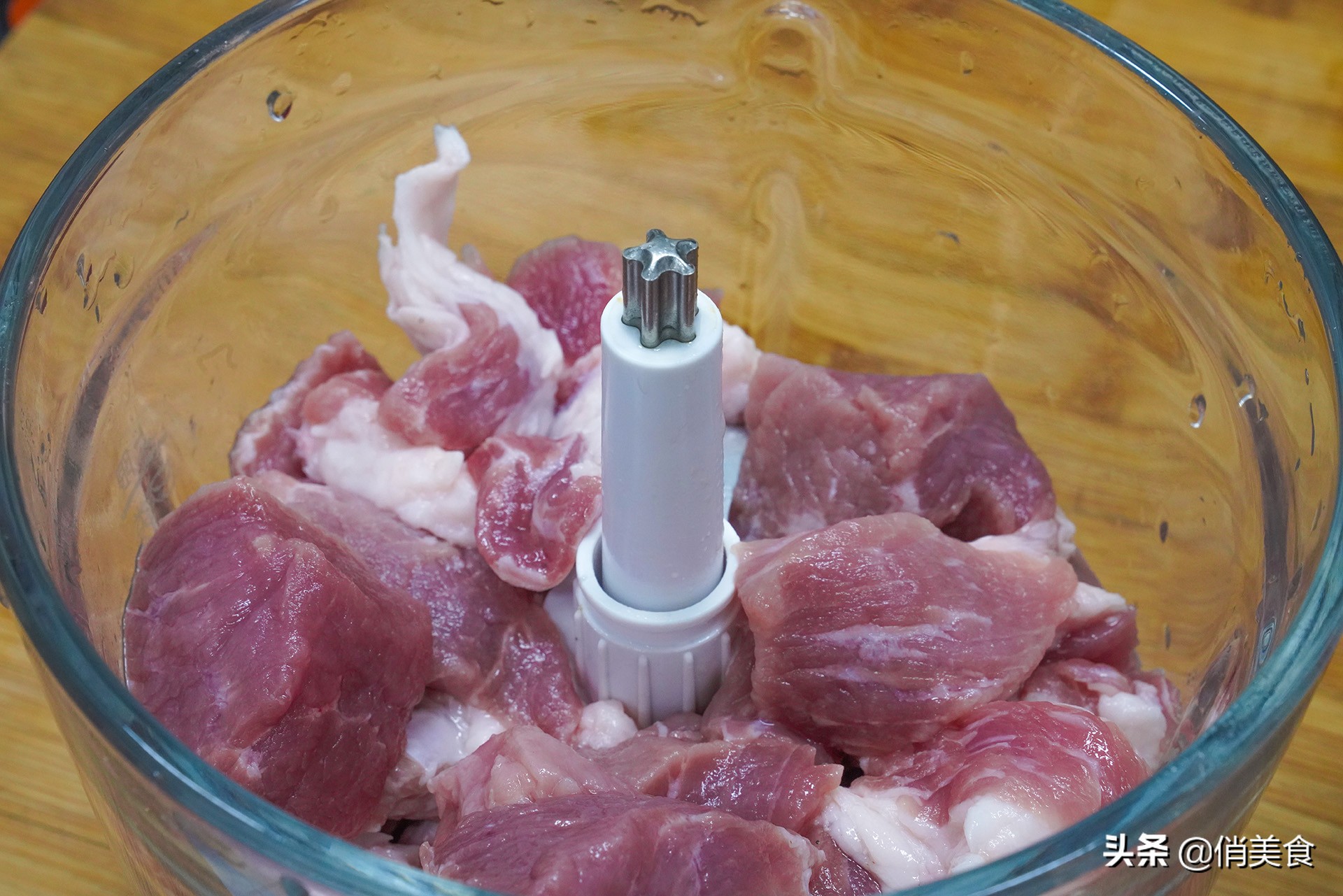 炸肉丸子吃几个不过分,炸丸子记住不要放面粉