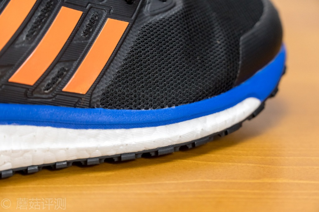 阿迪ultraboost22黑蓝,阿迪supernova和ultraboost