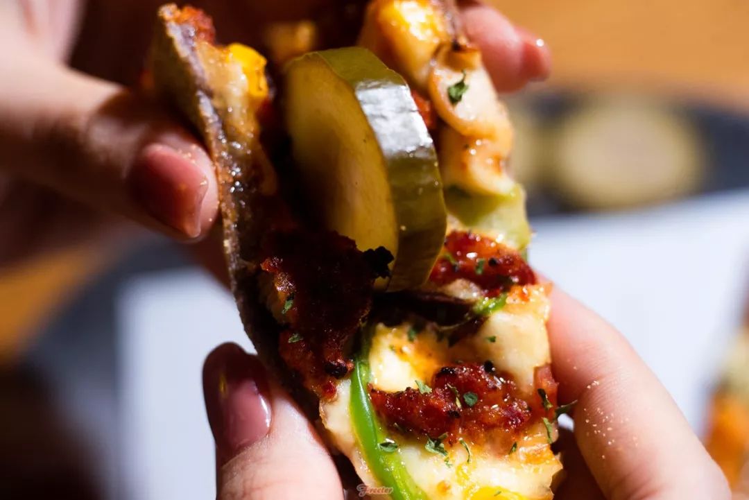 这是一家神奇Pizza小店，居然默默霸占着海口点评西餐榜TOP1