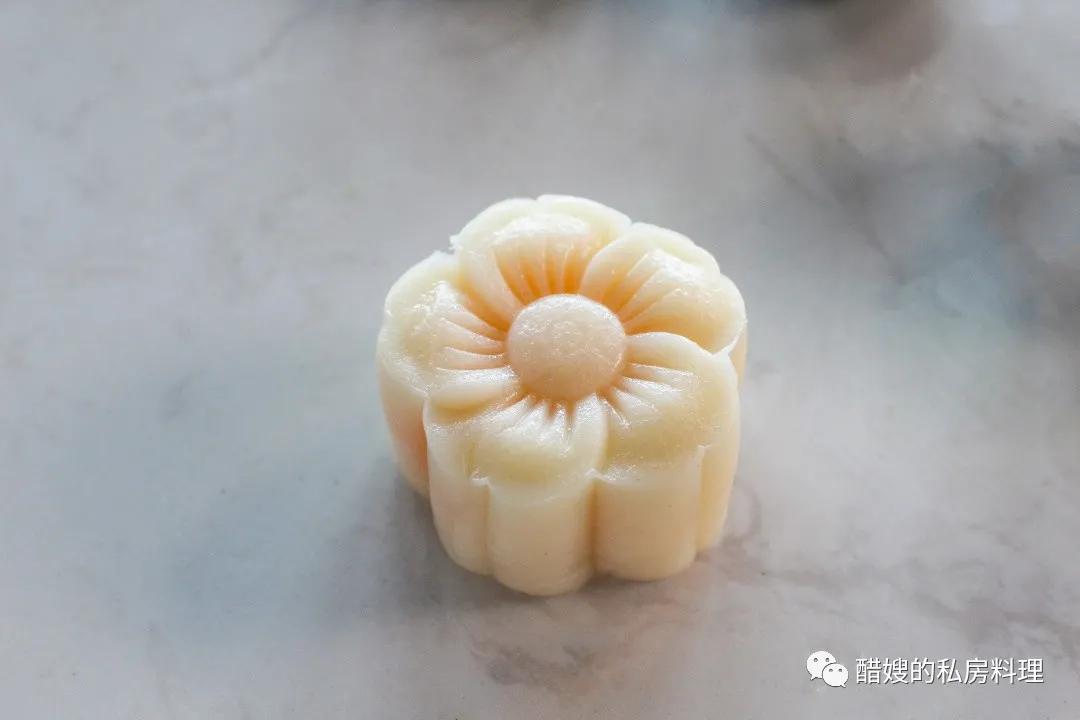 做好的冰皮月饼多久会变硬,冰皮月饼的皮冷冻后变硬怎么解决