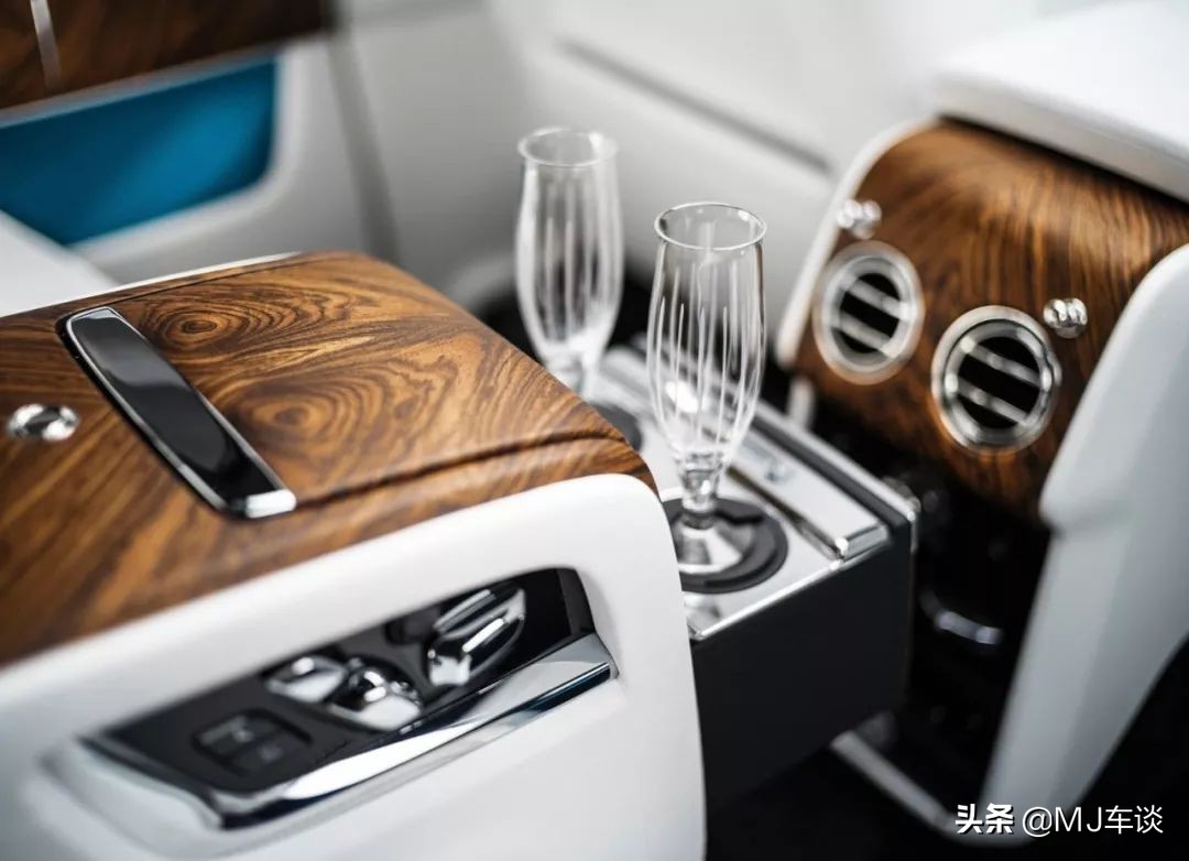 亲身体验劳斯莱斯，300多万的豪华堡垒开起来是什么感觉？