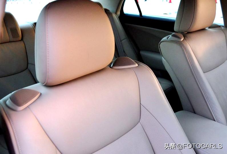 丰田皇冠4.3LSaloonVIP实拍，座椅上小喇叭叫高级，售价89.96万