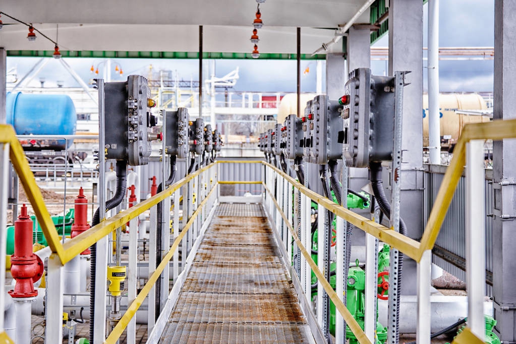 青岛灯具批发联系方式,青岛灯具批发在哪里