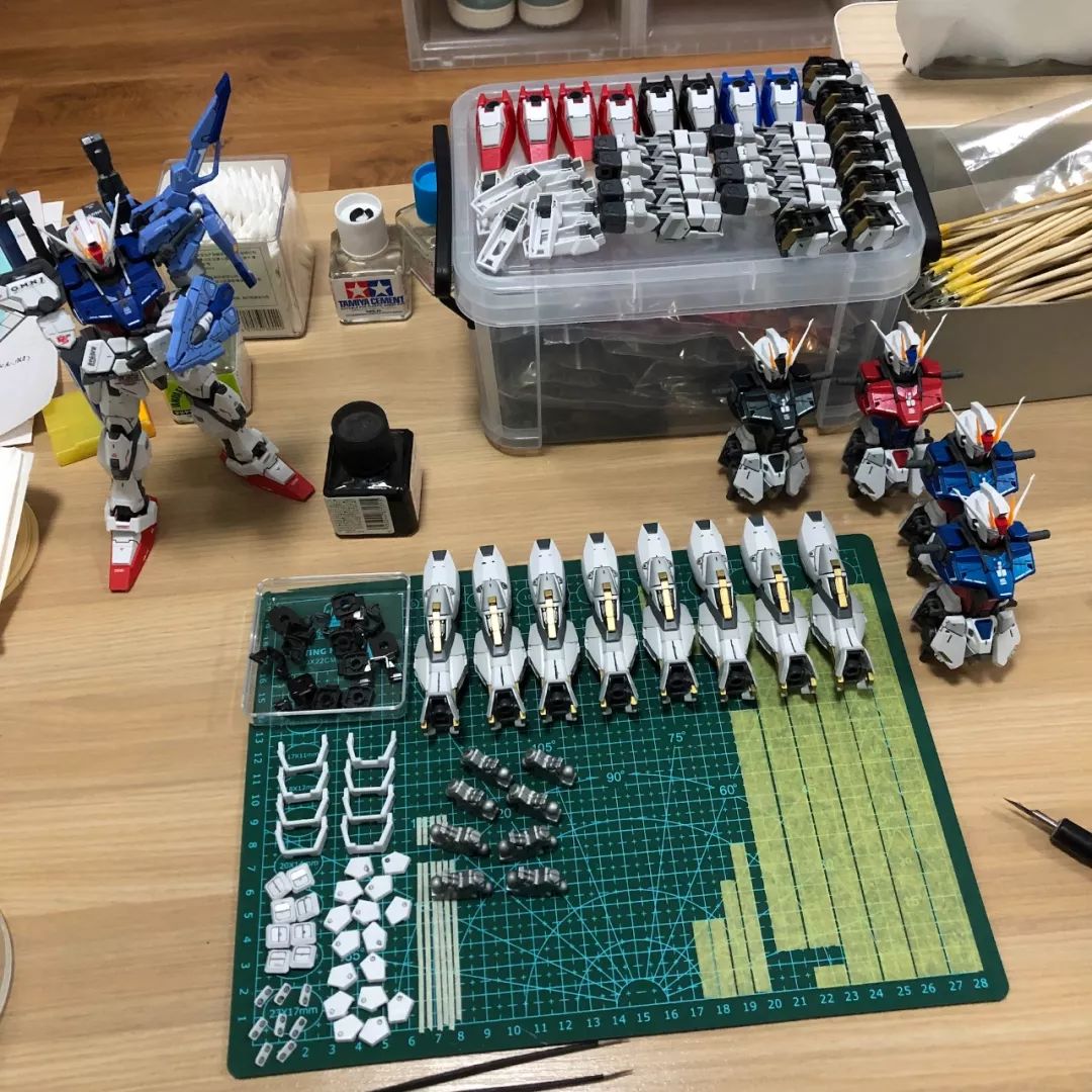 佳作：恐怖的零件数量，龙桃子强袭，四机小队！