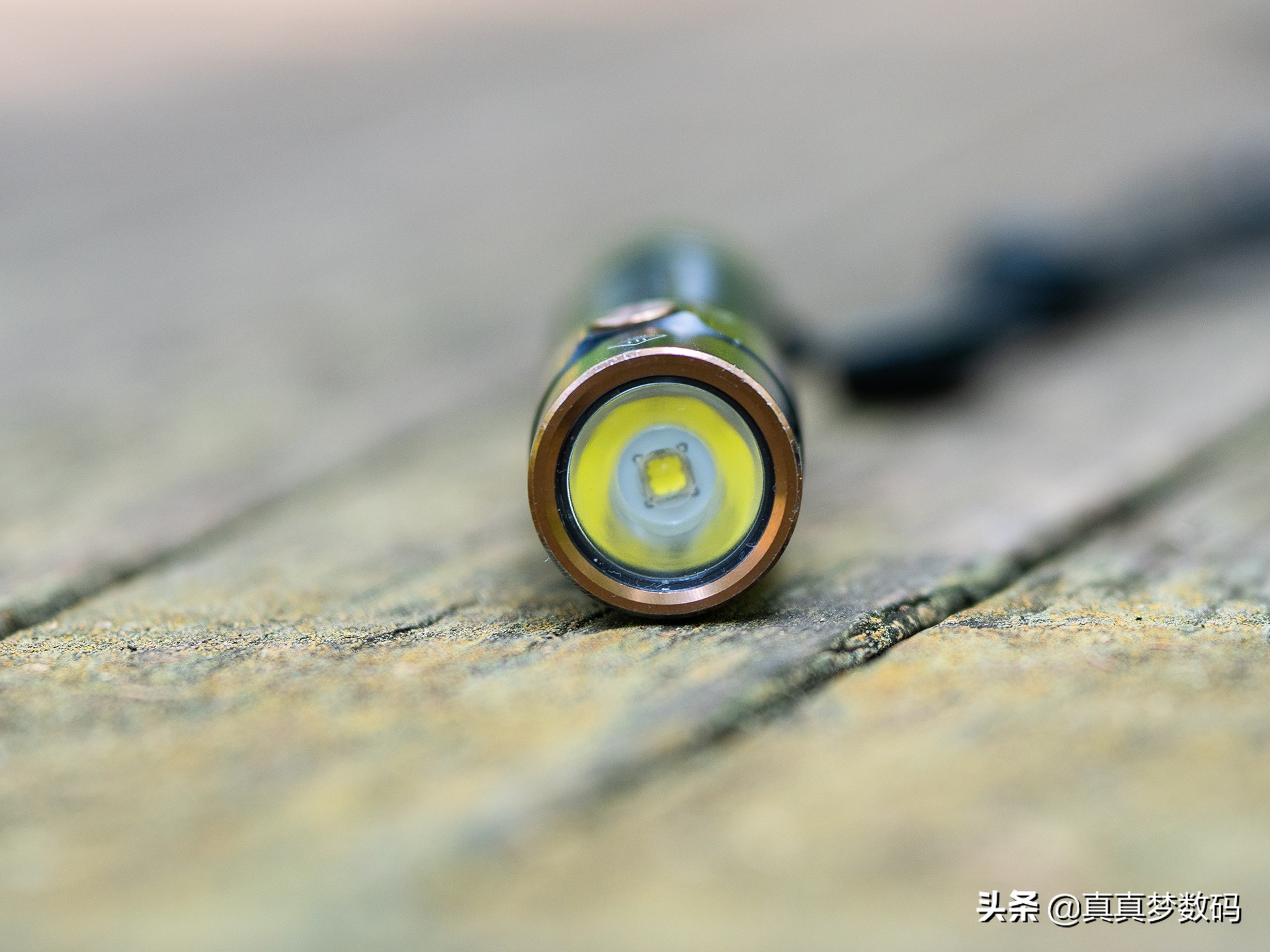 2021强光手电选购经验篇一:盘点我的高性价比强光手电筒