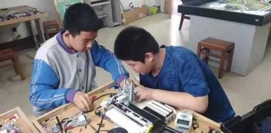 甸柳一中足球比赛,甸柳第一小学足球