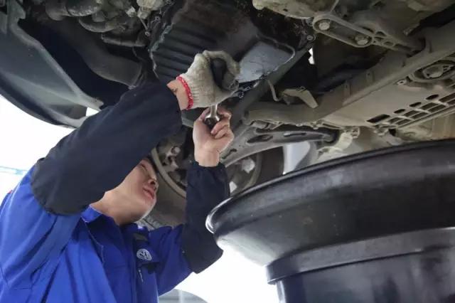 4s店哪一个岗位赚钱,你以为的4s店员工