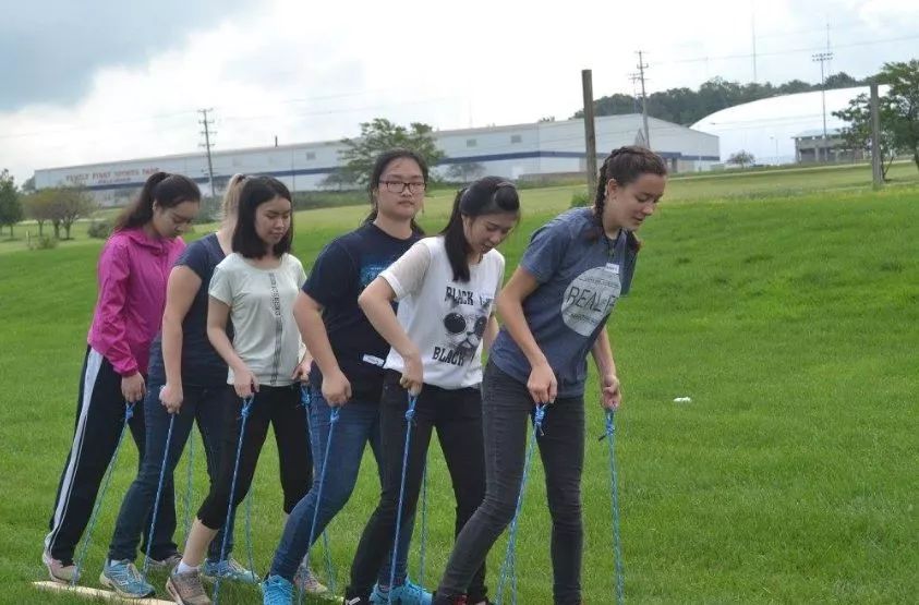鏂板槈鍑哄浗,缇庡浗鍩虹潱瀛︽牎