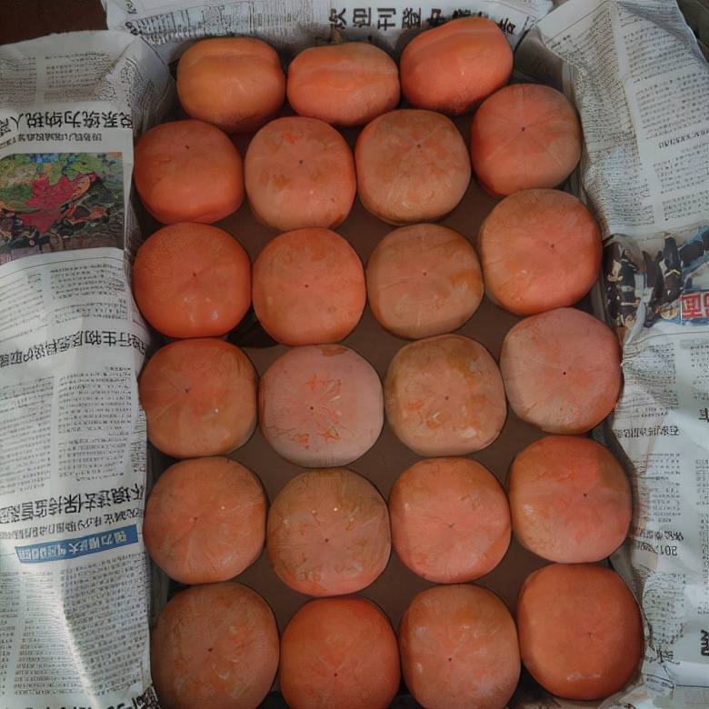 河北满城磨盘柿子,脆甜磨盘柿子