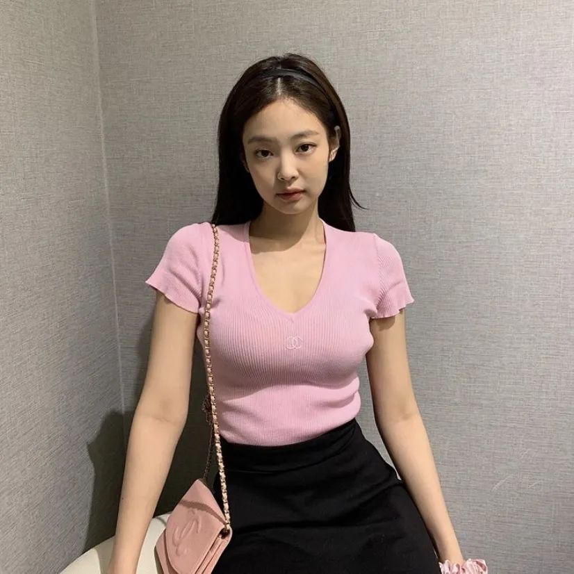 炸上热搜的她，说一句人间绝色不过分吧？