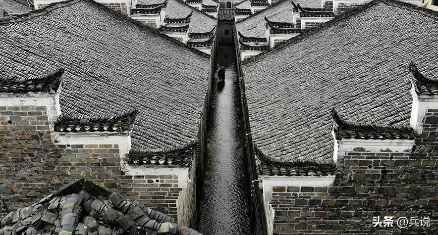 张国华打回家乡，已是一军之长，泪如泉涌：爹，娘！我回来了