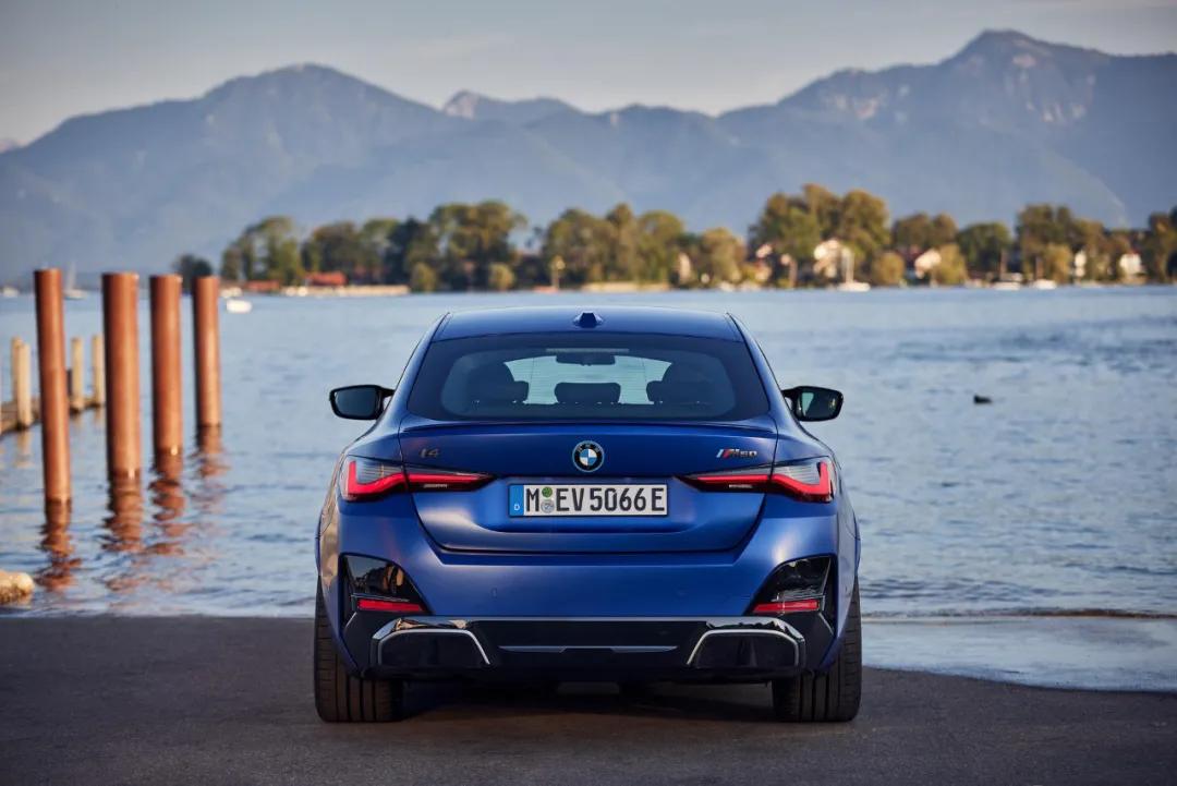 全球首款宝马汽车,宝马纯电动i4试驾视频