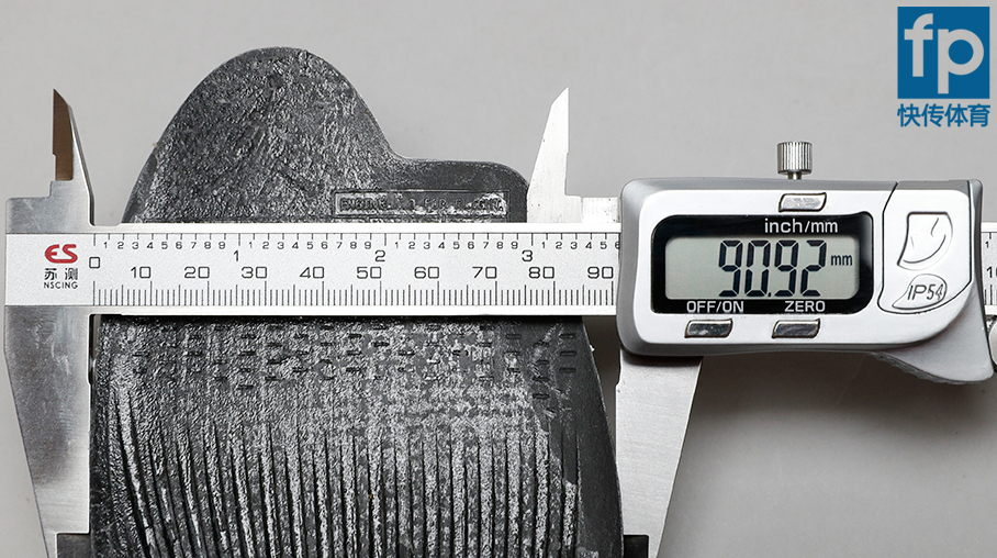 剖开中底寻真相，AJ33卡脚原因大揭秘