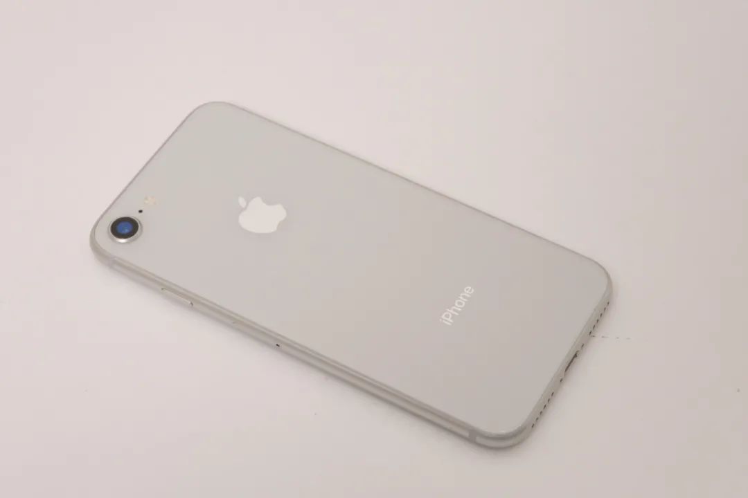 iphone8跟xr谁更值得购买,比xr更省电的苹果手机