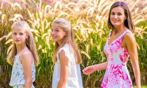 西班牙王后莱蒂齐亚最近情况,西班牙莱蒂齐亚王后出席