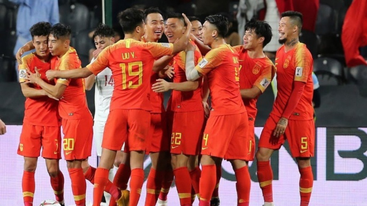 可悲！体操奥运冠军眼红挖苦国足胜泰国旧思维依然管制中国足球