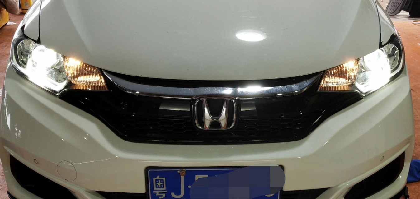 本田飞度双光透镜改装,飞度升级海拉五双光透镜