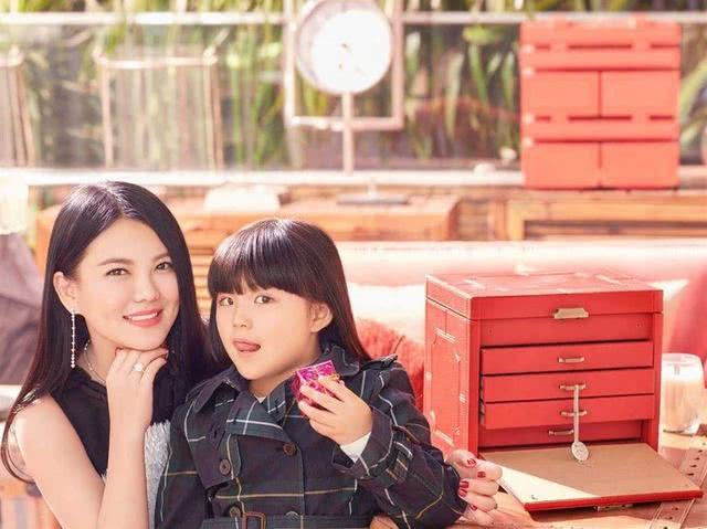 嗯哼空降《妻子3》,掉了一颗门牙还不认字,却会说“我收工了”