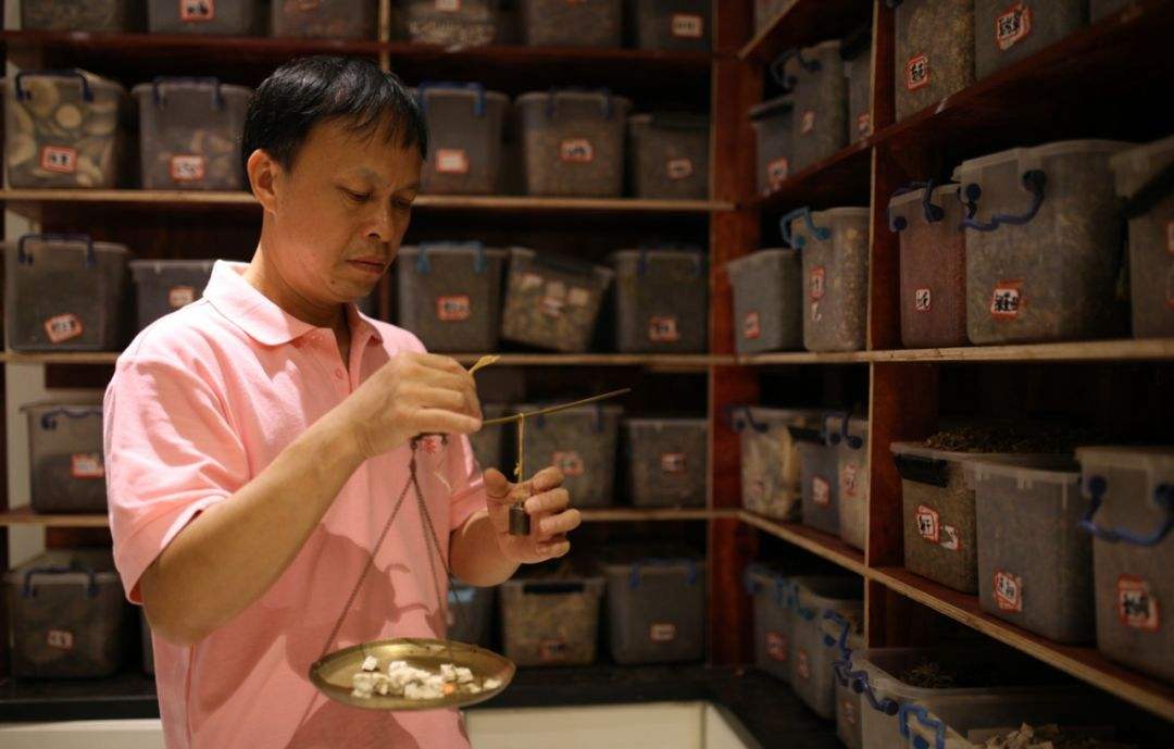 找过工作，当过作家，一个“三无”中医的从医之路